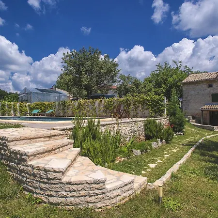 With Pool Svetvinčenat